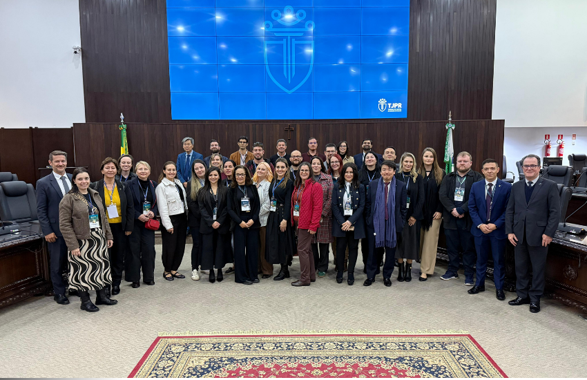 Servidores de seis comarcas do interior realizam visita institucional no TJPR
